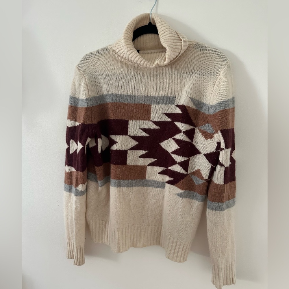 Size medium 360 cashmere turtleneck 100% cashmere